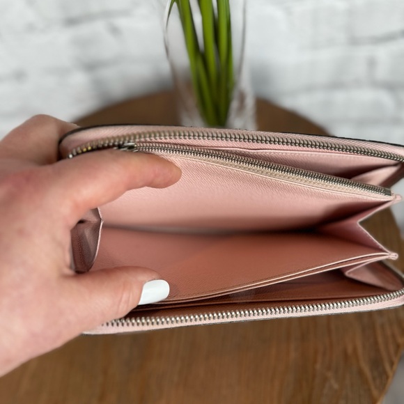 EPI Leather Zippy Wallet by Louis Vuitton - Picture 6 of 13